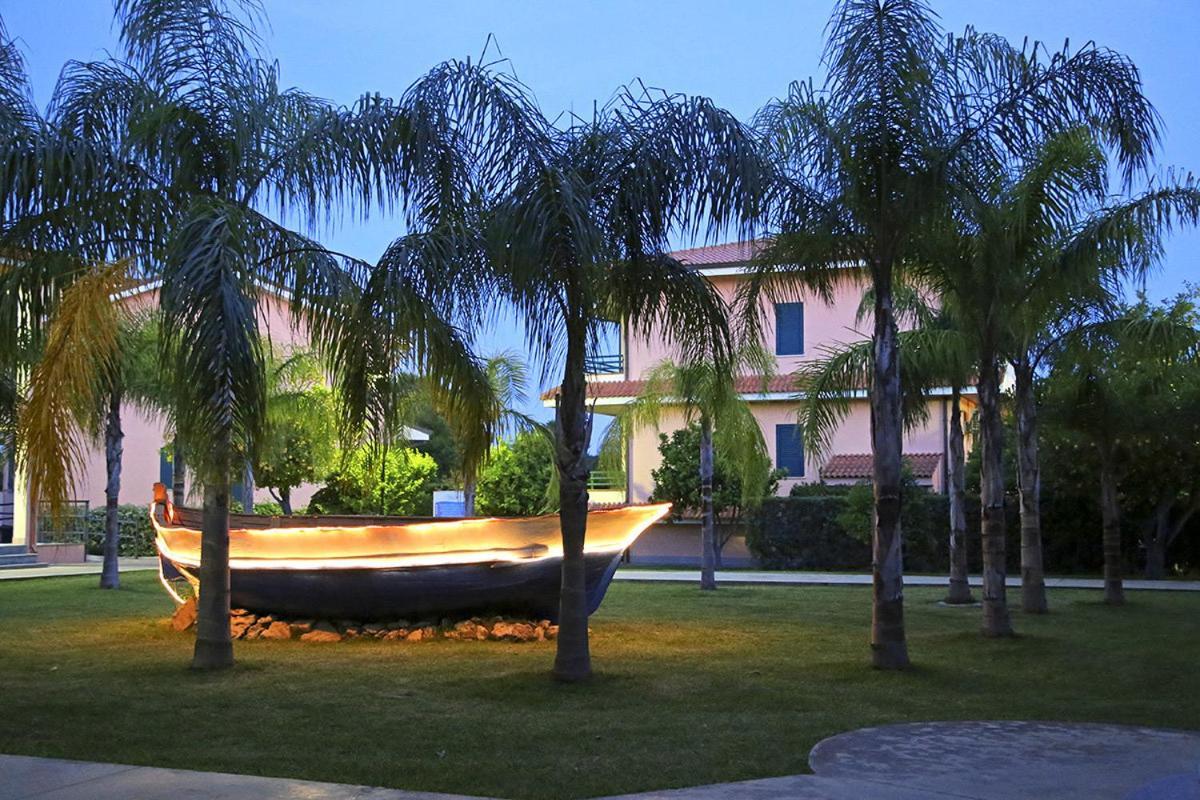 Club Esse Aquilia Beach Village 巴多拉托斯塔兹翁 外观 照片