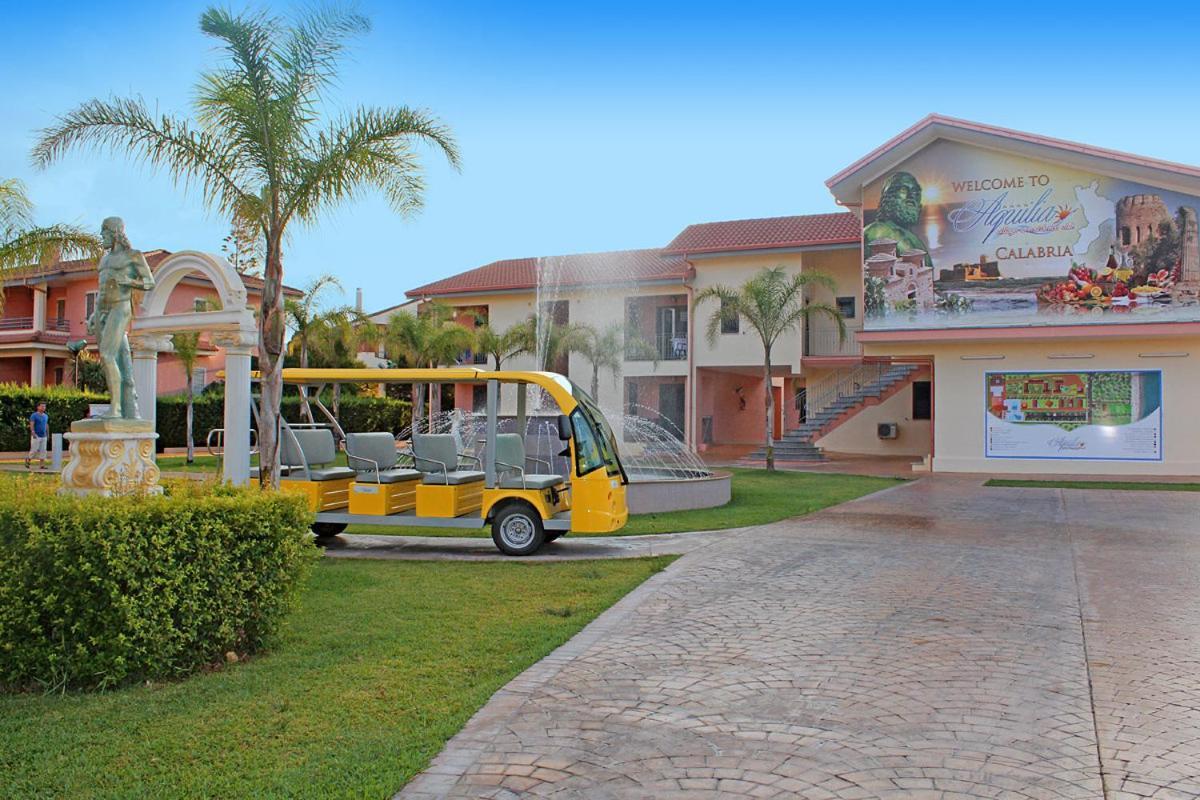 Club Esse Aquilia Beach Village 巴多拉托斯塔兹翁 外观 照片